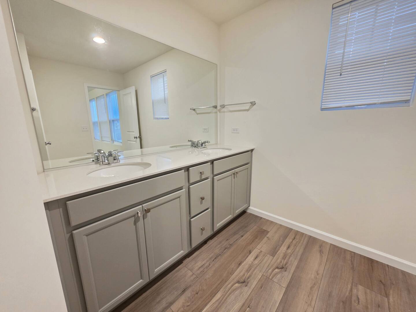 2272 Horseshoe Circle #09004, Naperville, IL 60564