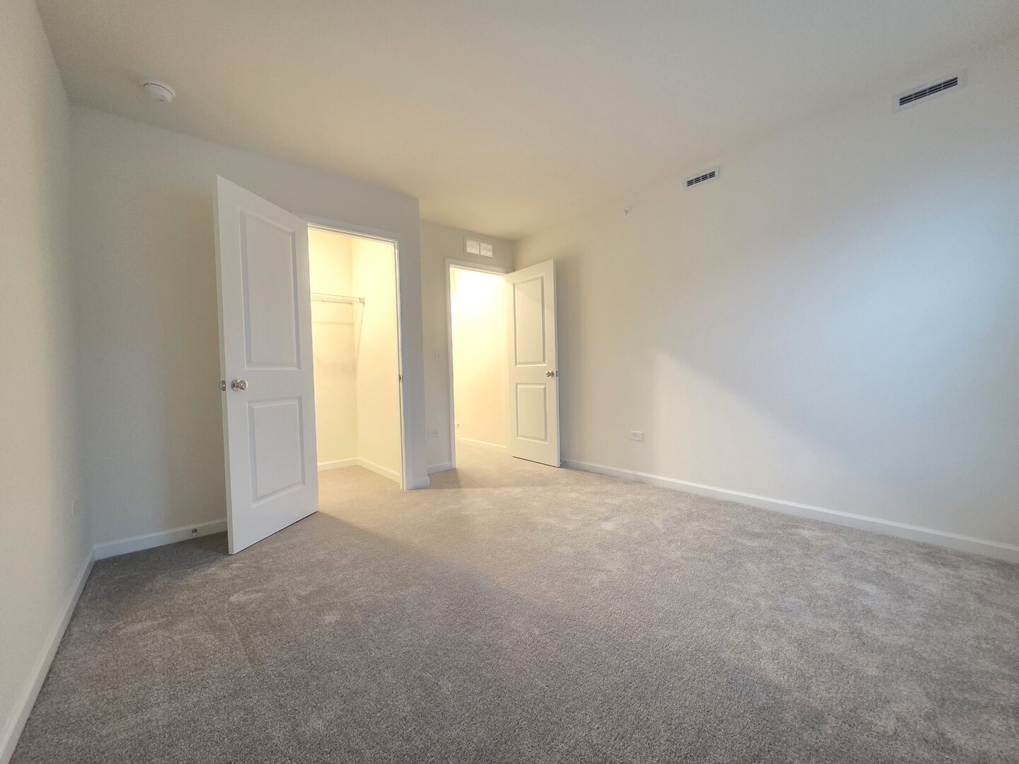 2272 Horseshoe Circle #09004, Naperville, IL 60564