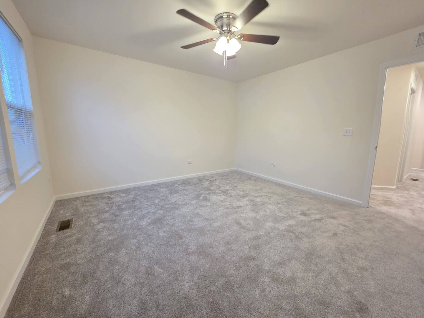 2272 Horseshoe Circle #09004, Naperville, IL 60564