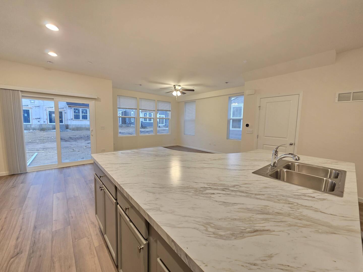 2272 Horseshoe Circle #09004, Naperville, IL 60564