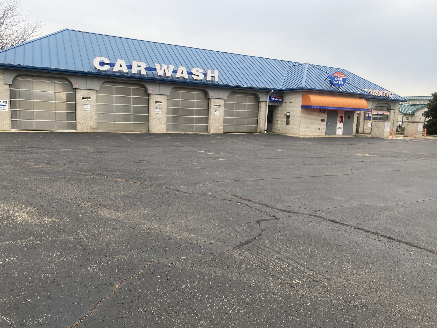 1250 DOUGLAS Road, Oswego, IL 60543