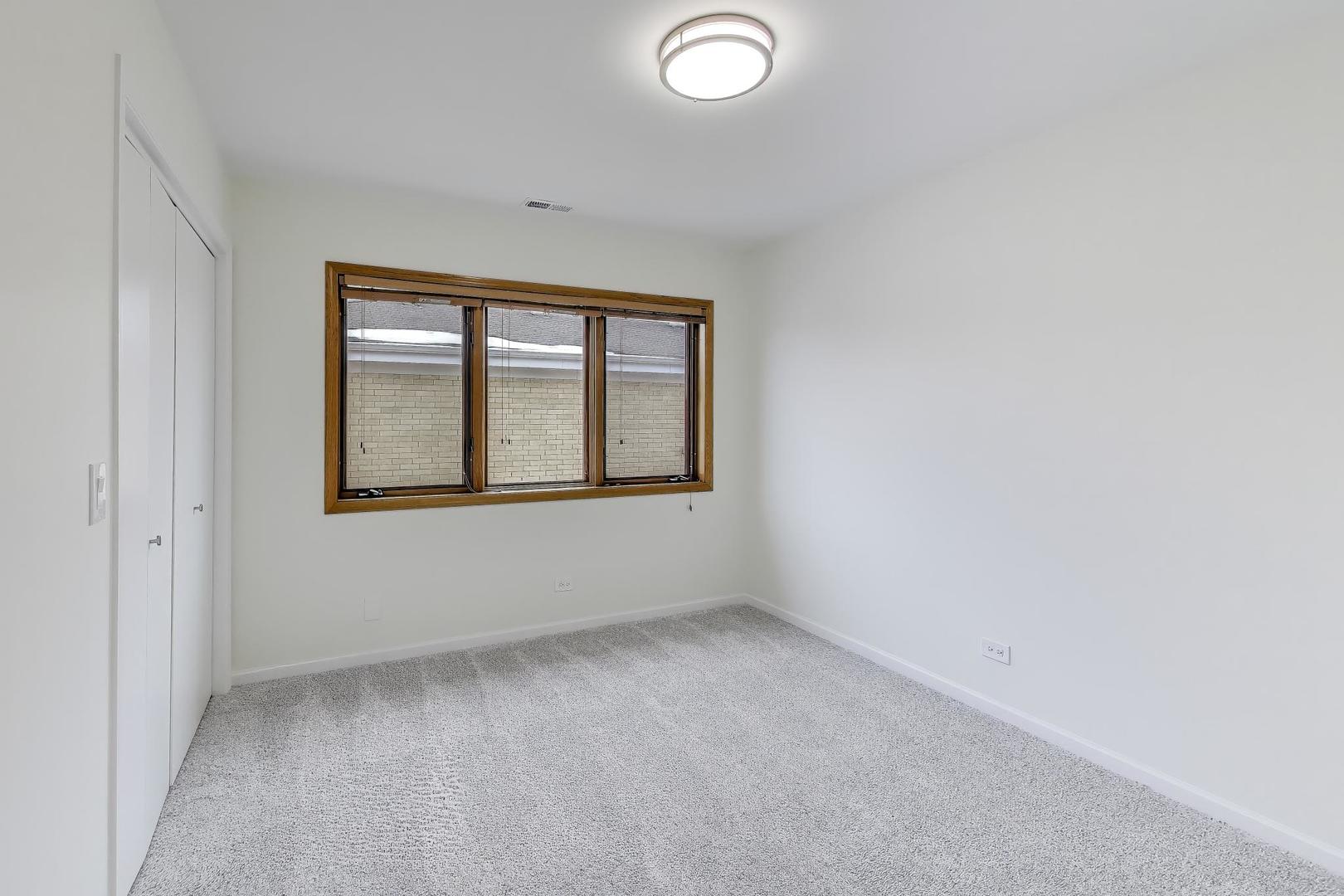 1209 E Davis Street #3, Arlington Heights, IL 60005