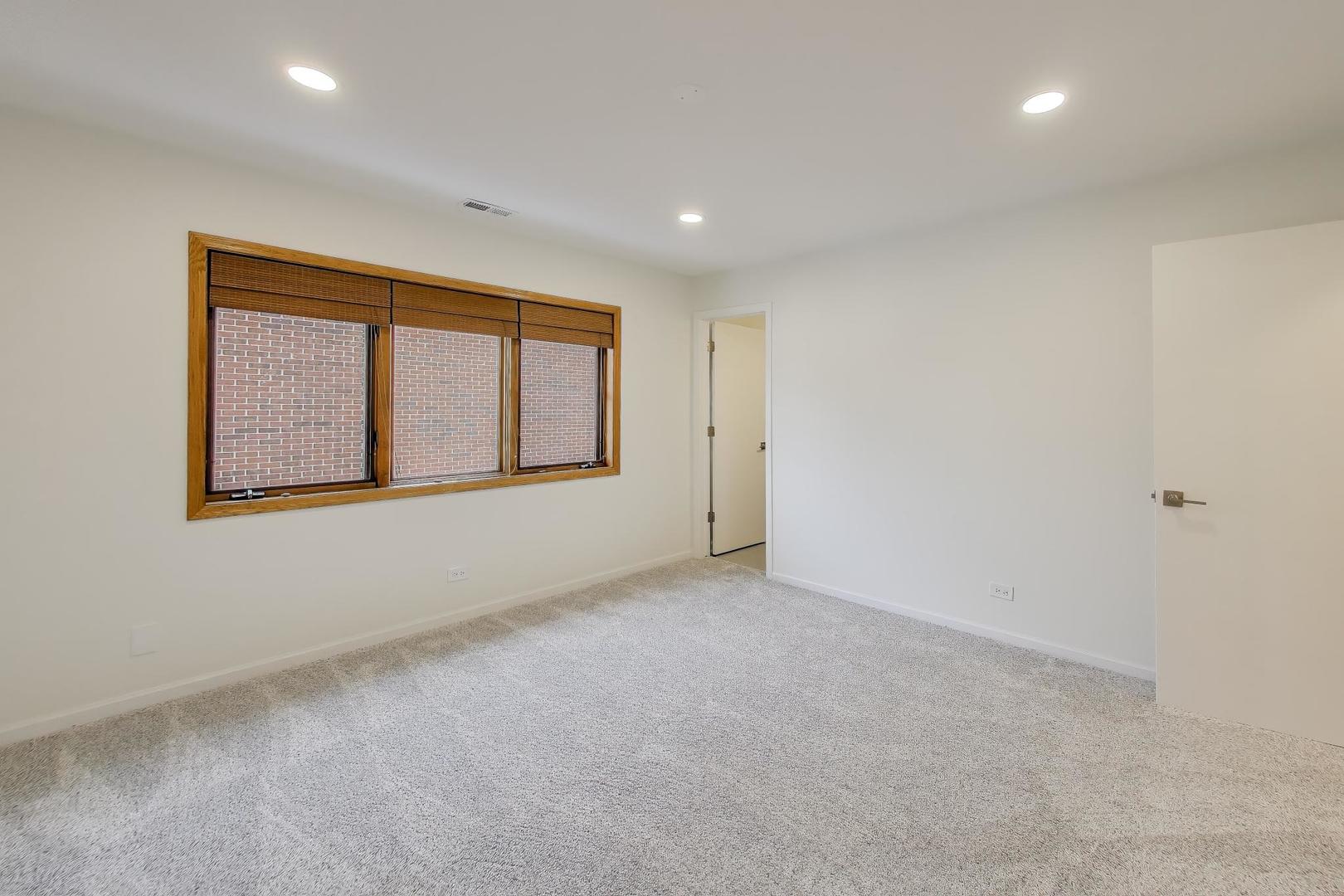 1209 E Davis Street #3, Arlington Heights, IL 60005