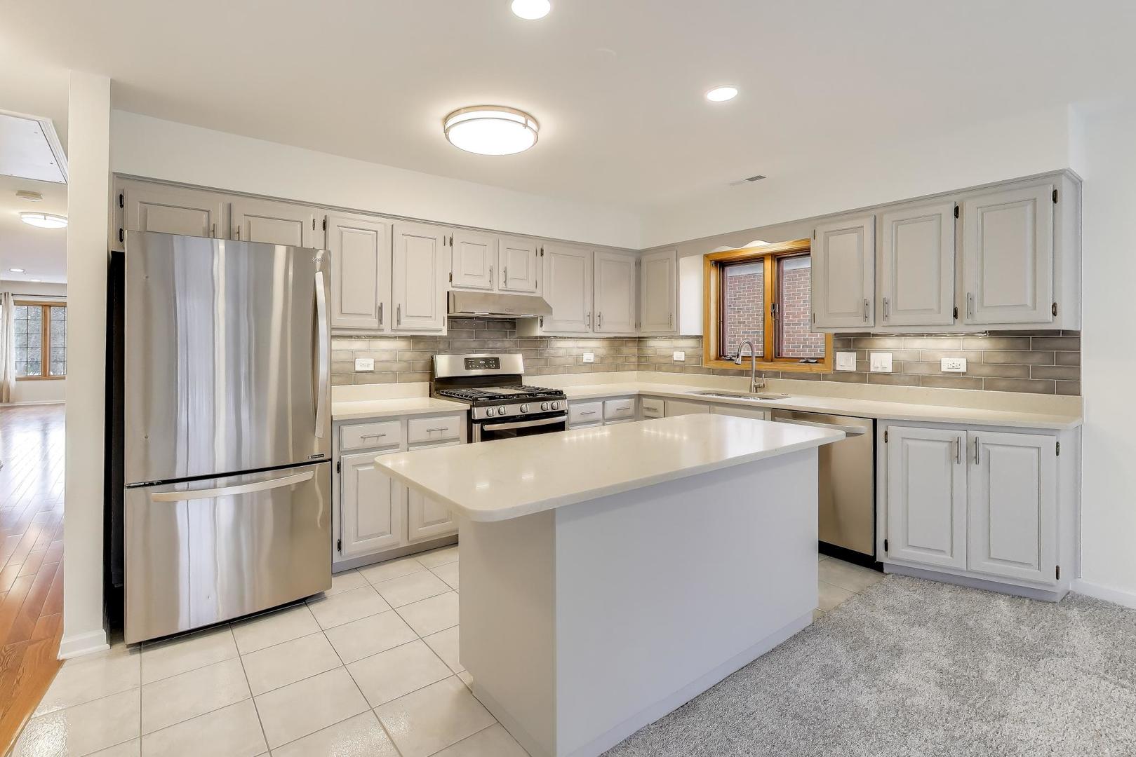 1209 E Davis Street #3, Arlington Heights, IL 60005