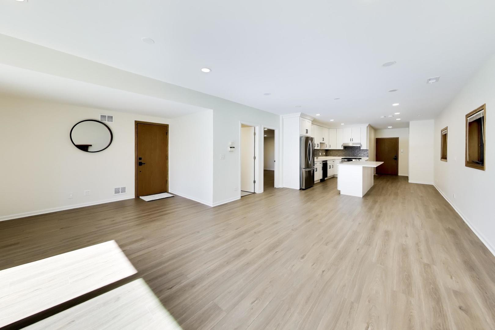 1209 E Davis Street #1, Arlington Heights, IL 60005