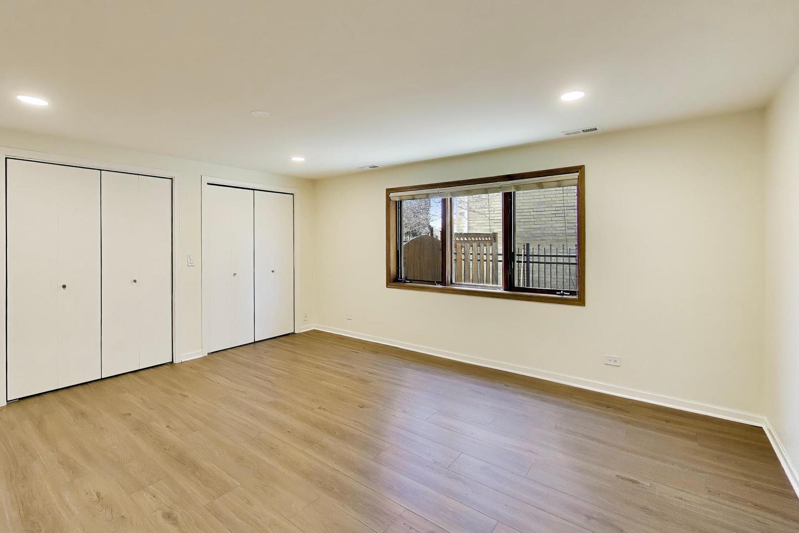 1209 E Davis Street #1, Arlington Heights, IL 60005