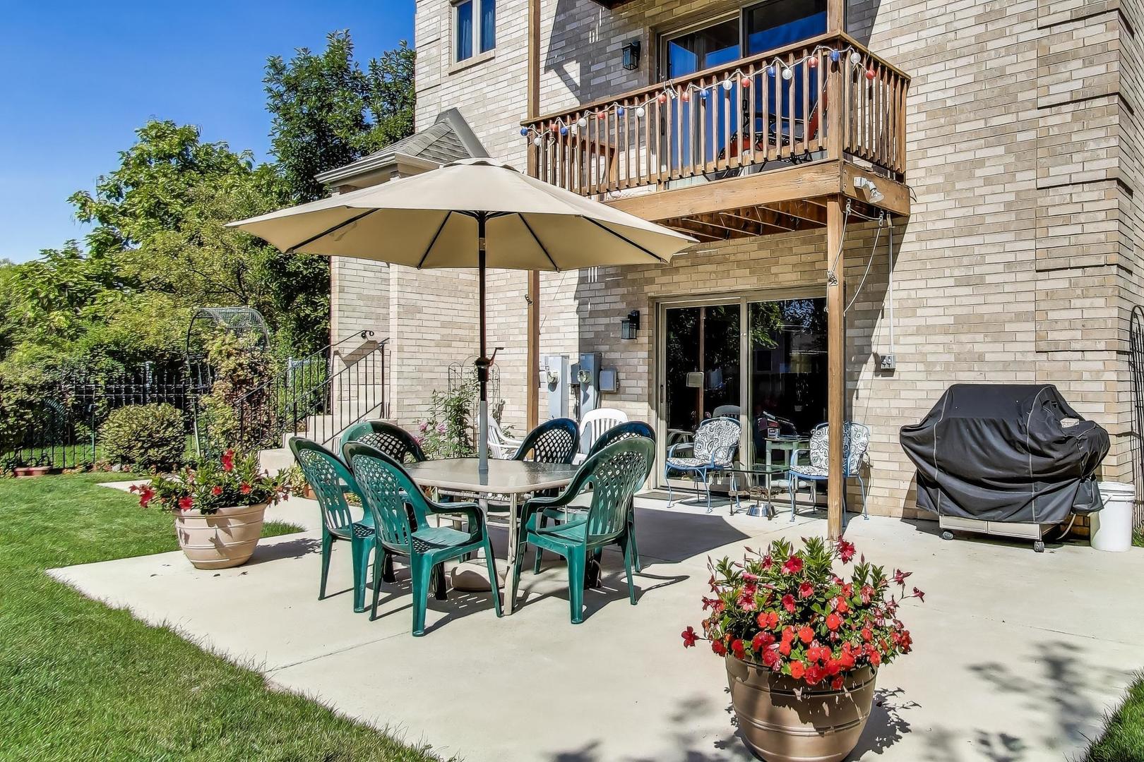 1209 E Davis Street #1, Arlington Heights, IL 60005