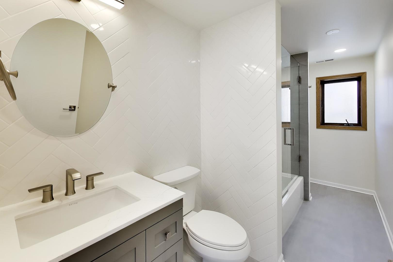 1209 E Davis Street #1, Arlington Heights, IL 60005