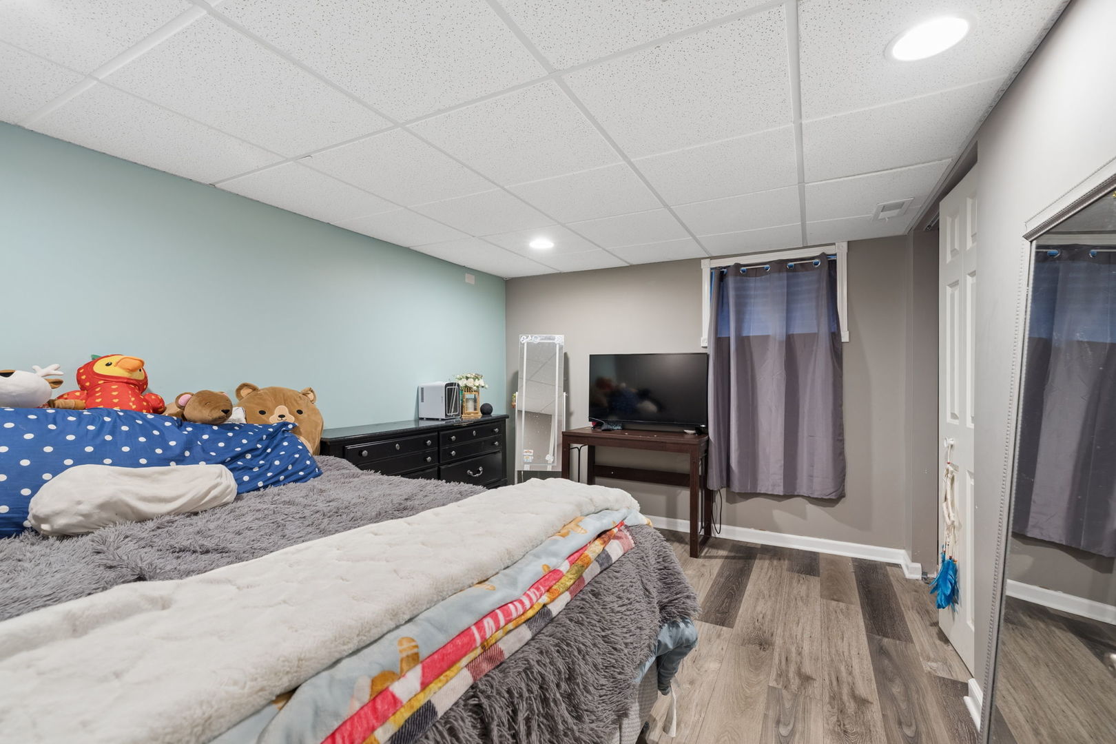 2401 Red Oak Court, Plainfield, IL 60586