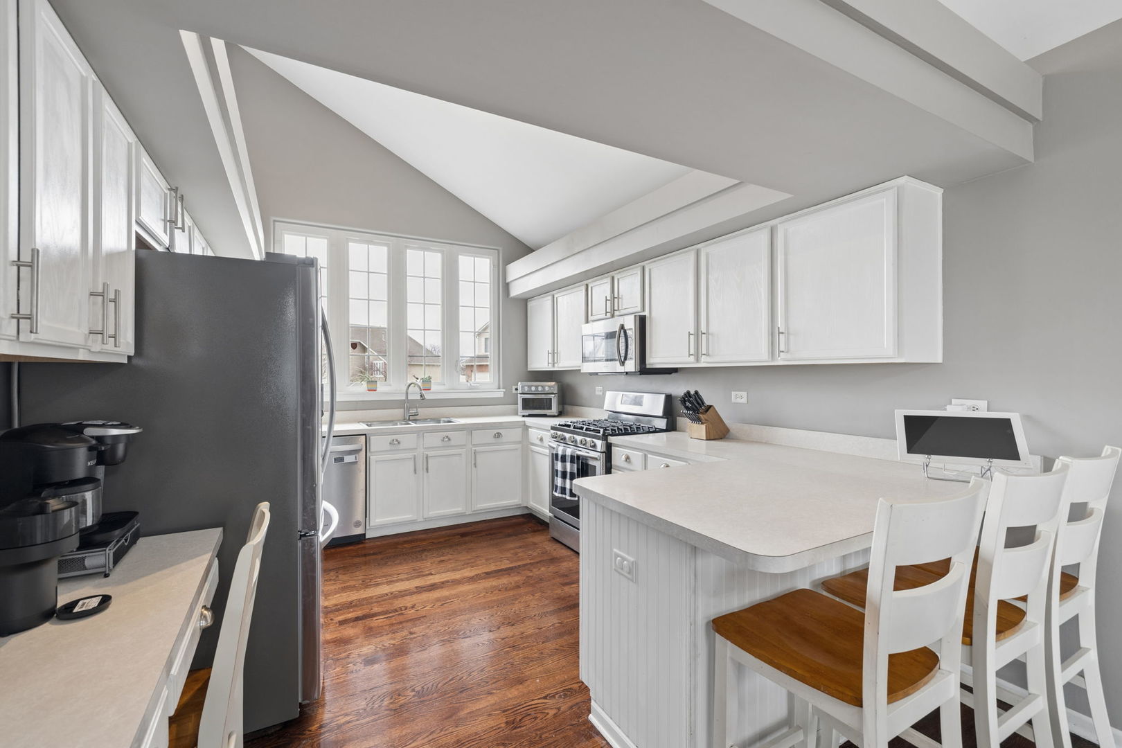 2401 Red Oak Court, Plainfield, IL 60586