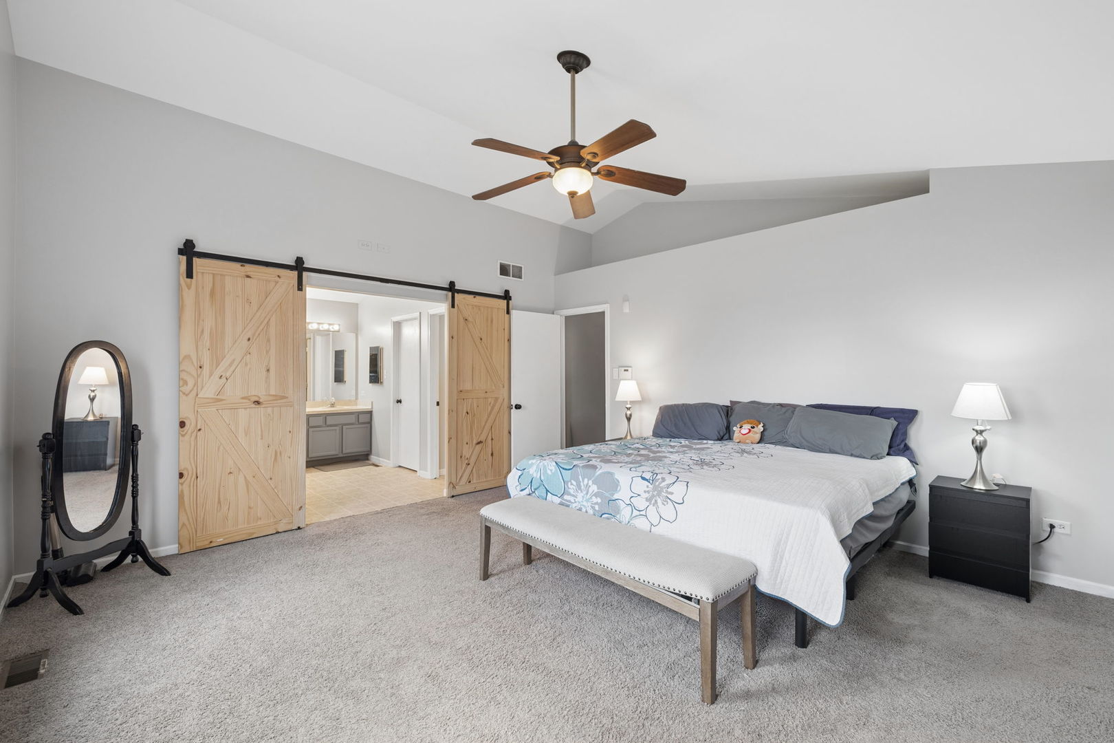 2401 Red Oak Court, Plainfield, IL 60586