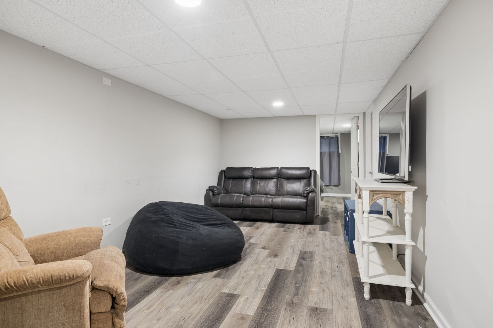 2401 Red Oak Court, Plainfield, IL 60586