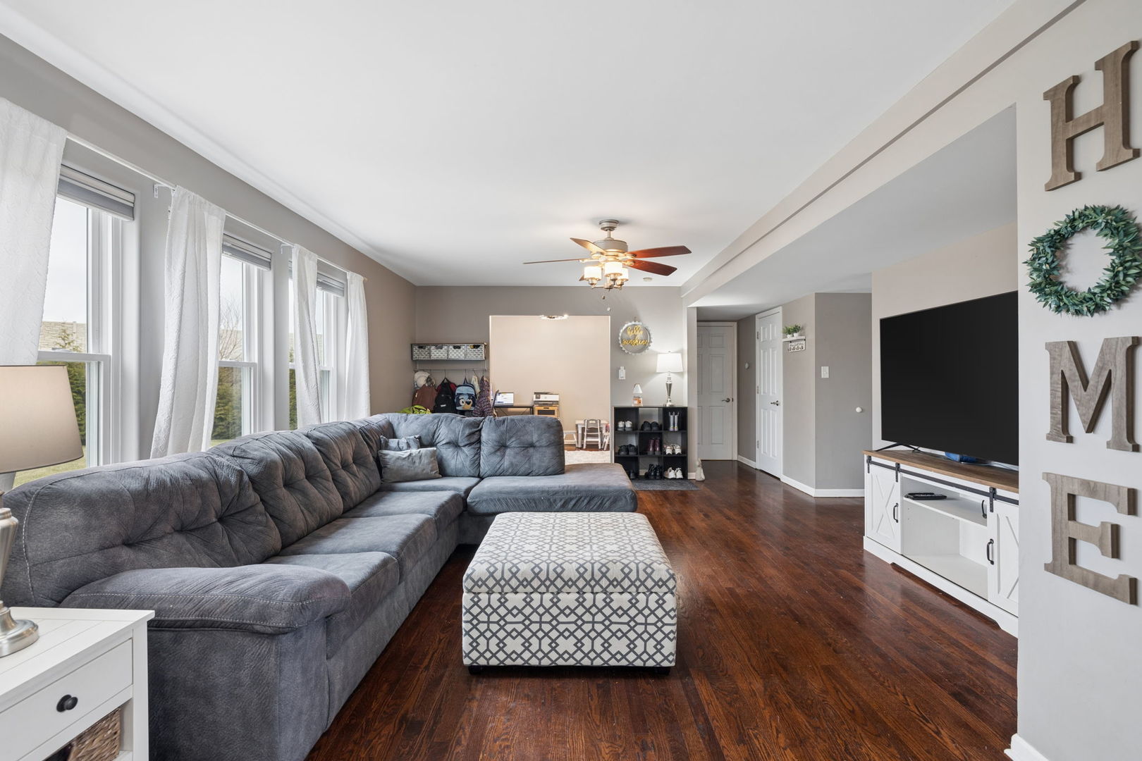 2401 Red Oak Court, Plainfield, IL 60586