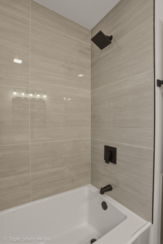 5831 W 81st Place, Burbank, IL 60459