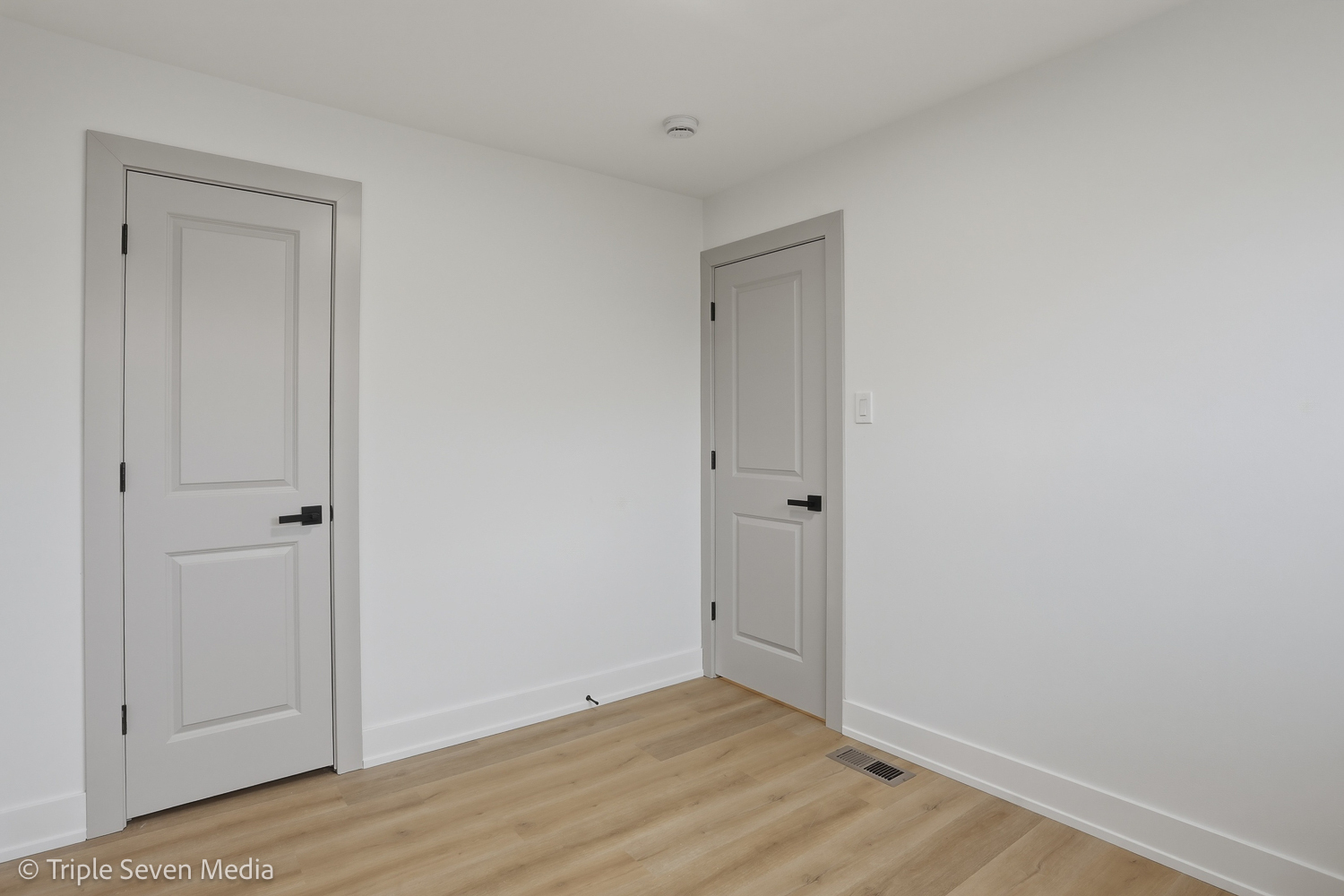 5831 W 81st Place, Burbank, IL 60459