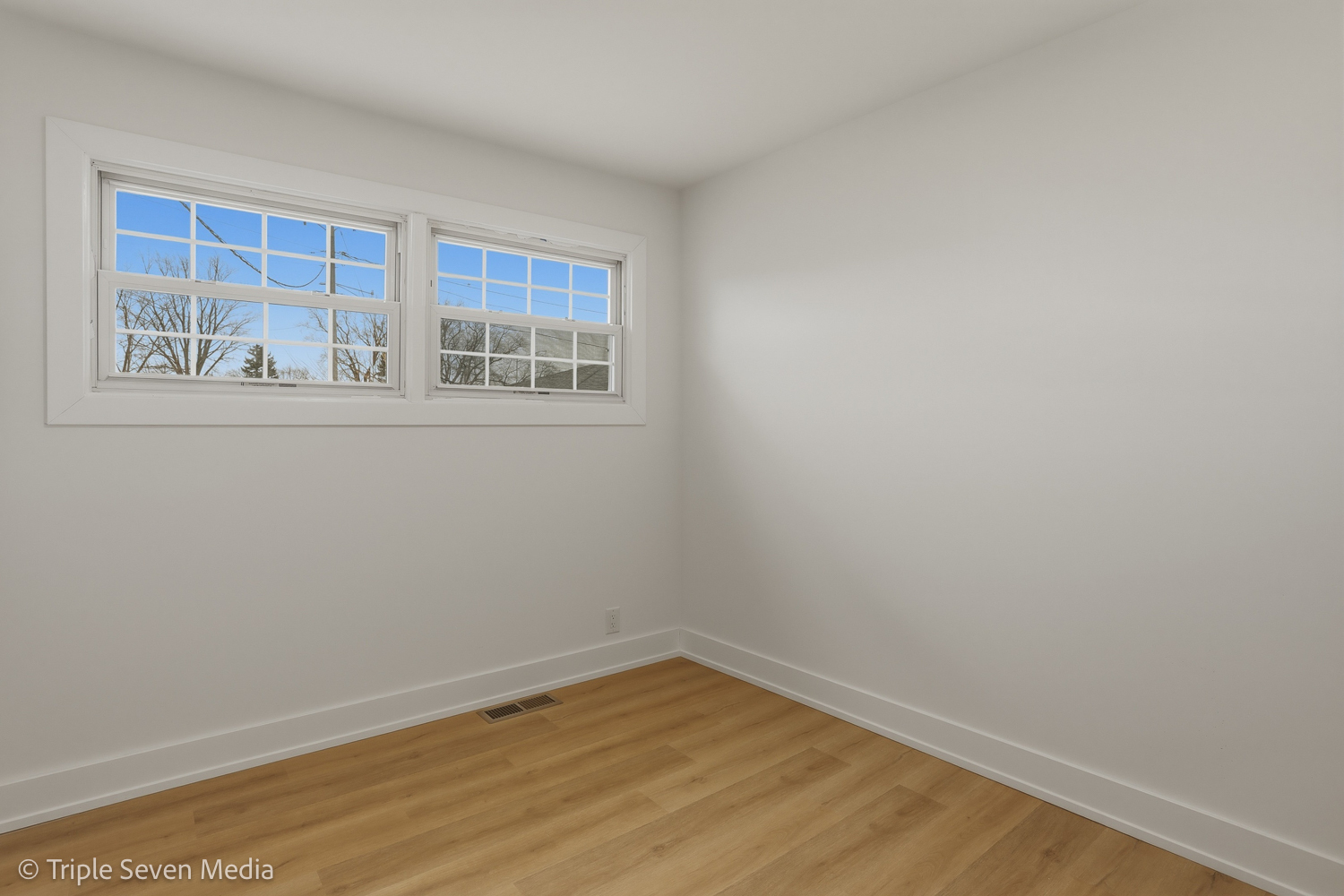 5831 W 81st Place, Burbank, IL 60459