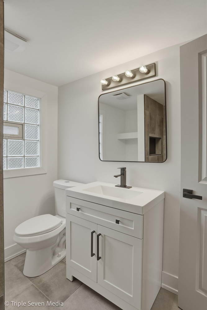 5831 W 81st Place, Burbank, IL 60459