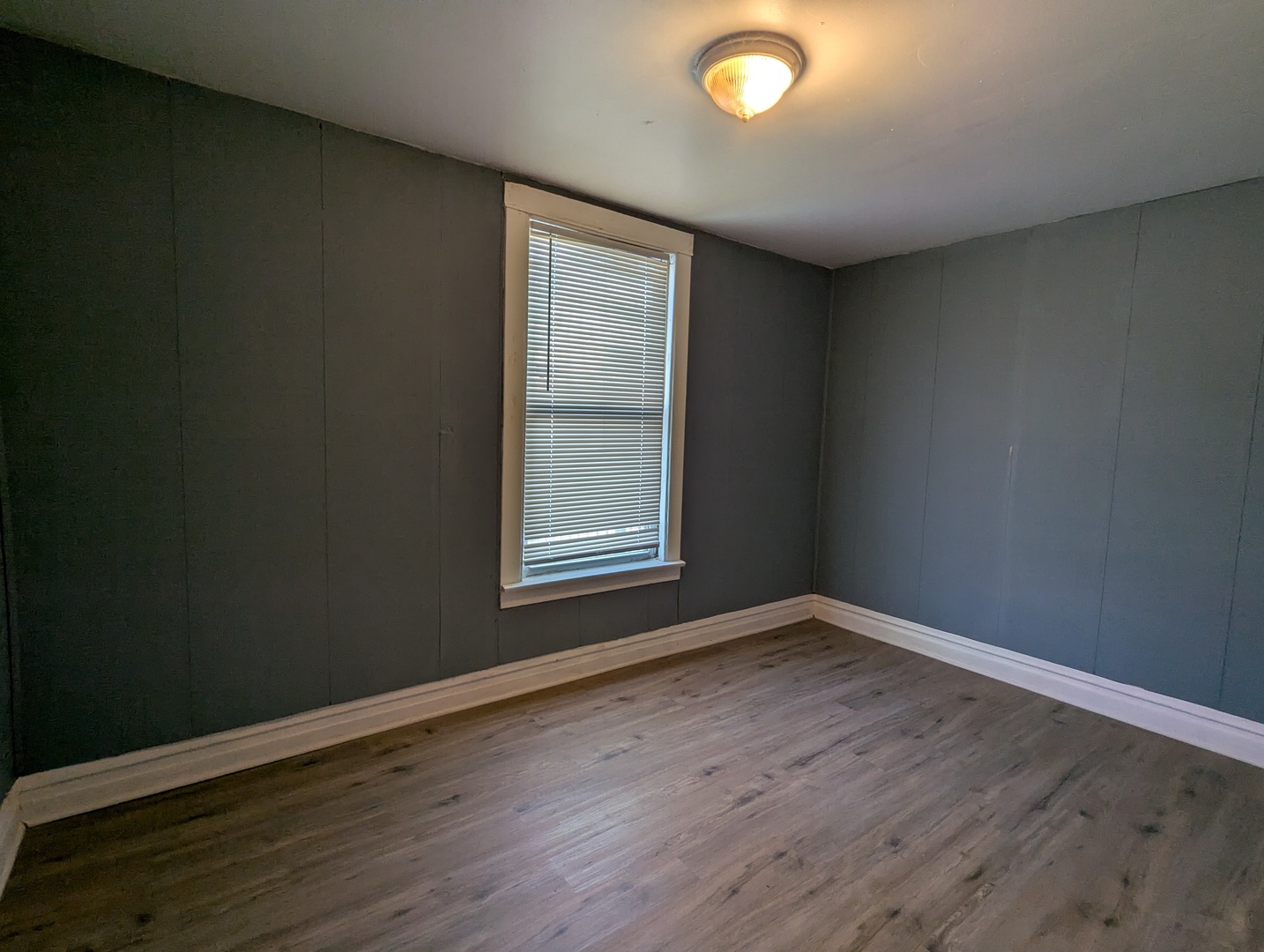 8444 S Escanaba Avenue, Chicago, IL 60617