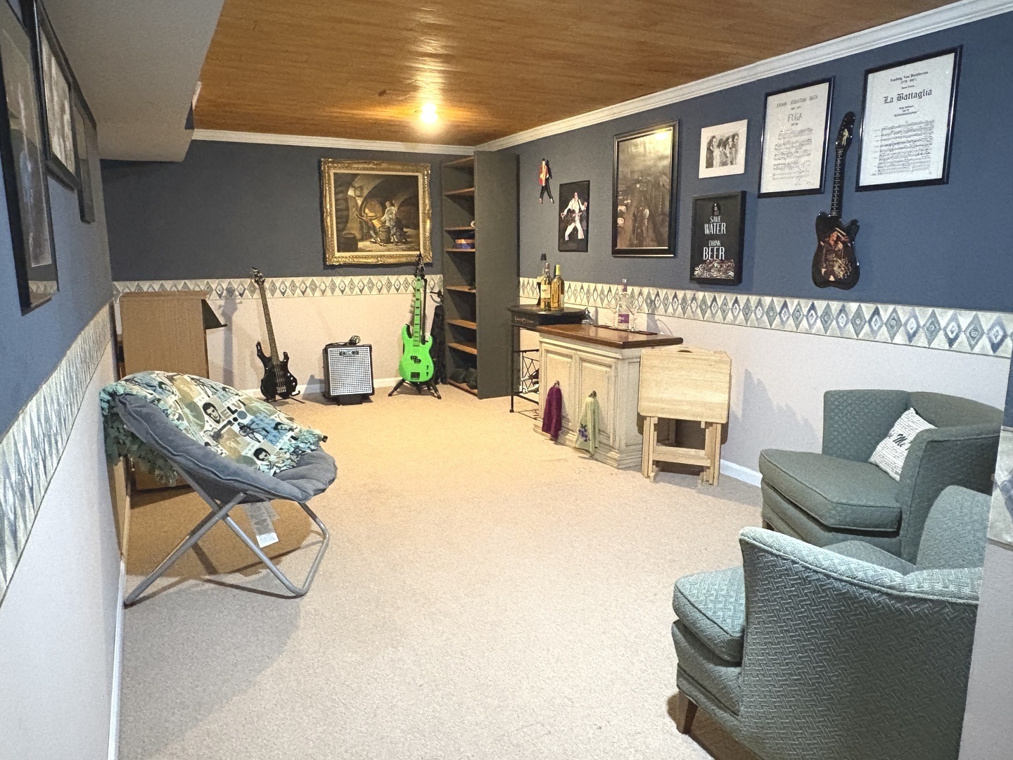 2038 College Green Drive, Elgin, IL 60123