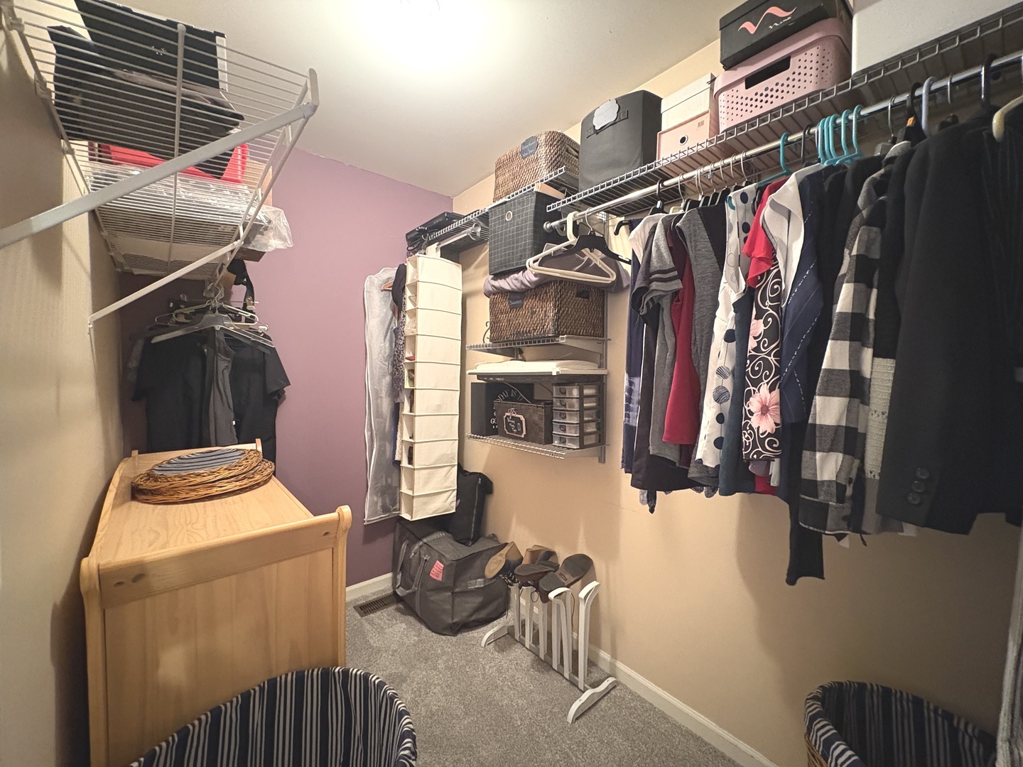 2038 College Green Drive, Elgin, IL 60123