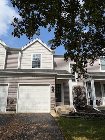 2038 College Green Drive, Elgin, IL 60123