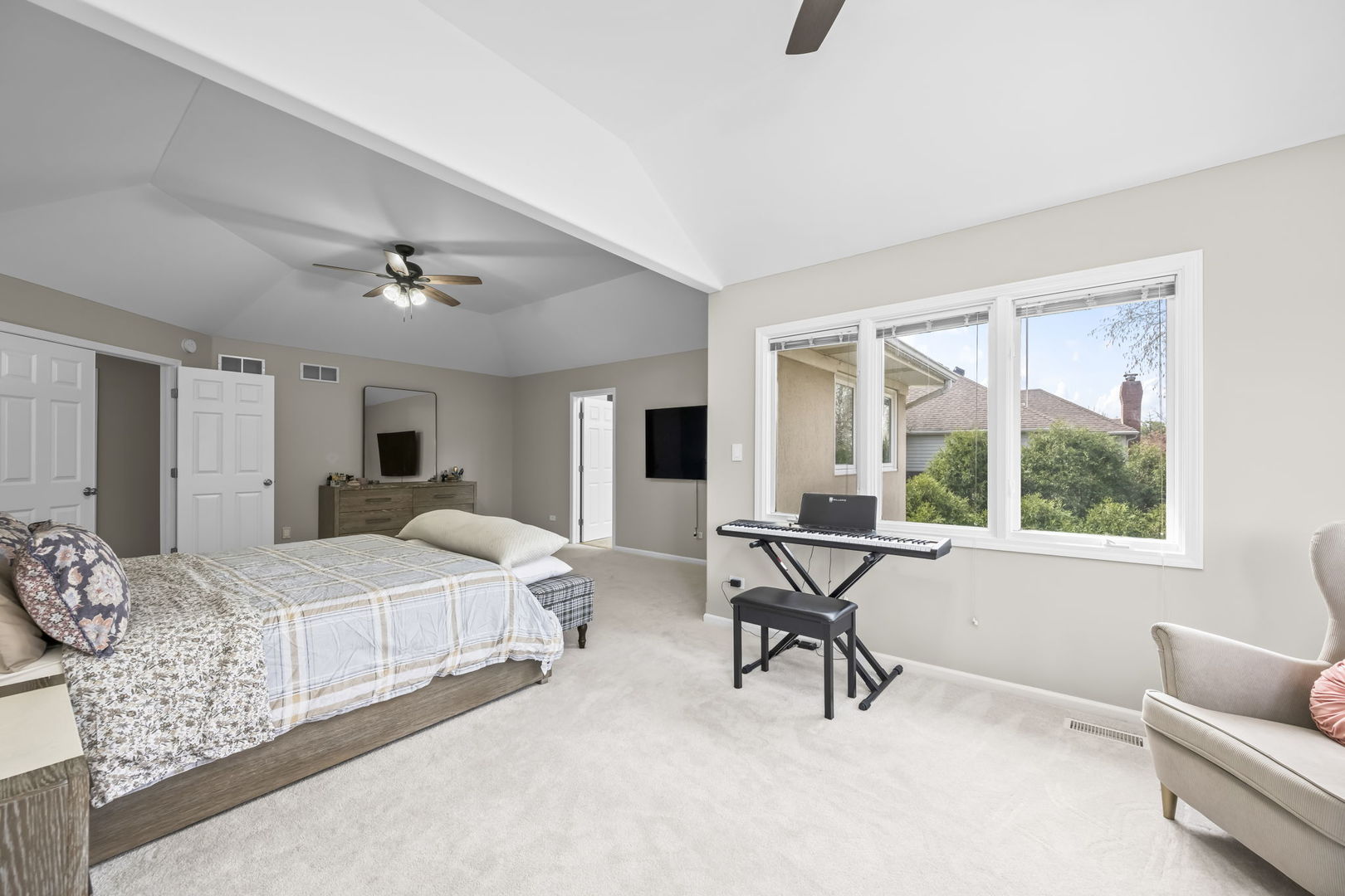 2711 Deering Bay Drive, Naperville, IL 60564