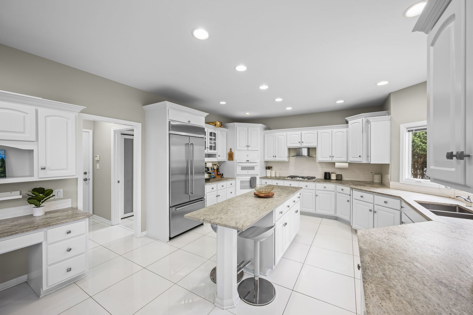 2711 Deering Bay Drive, Naperville, IL 60564