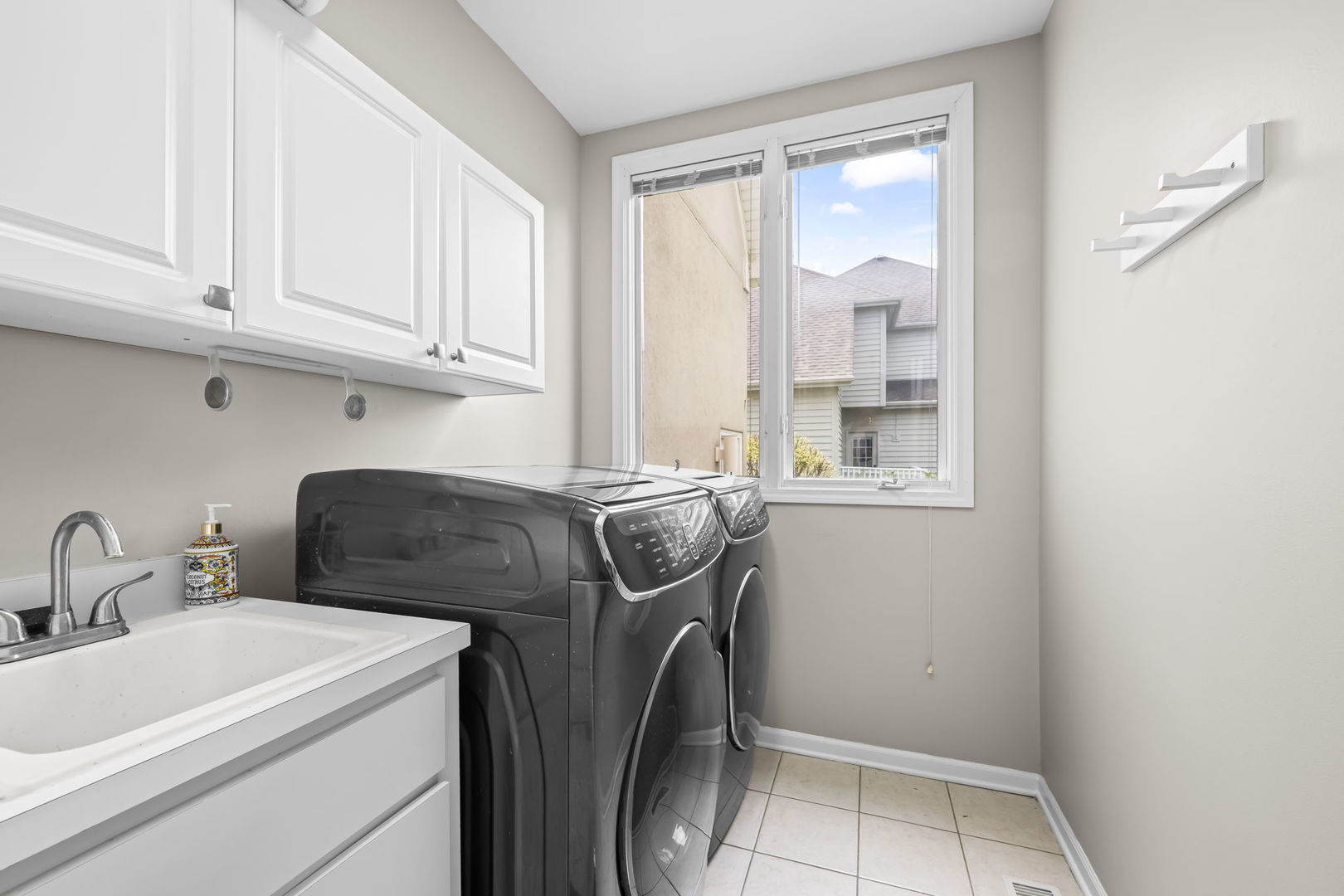 2711 Deering Bay Drive, Naperville, IL 60564