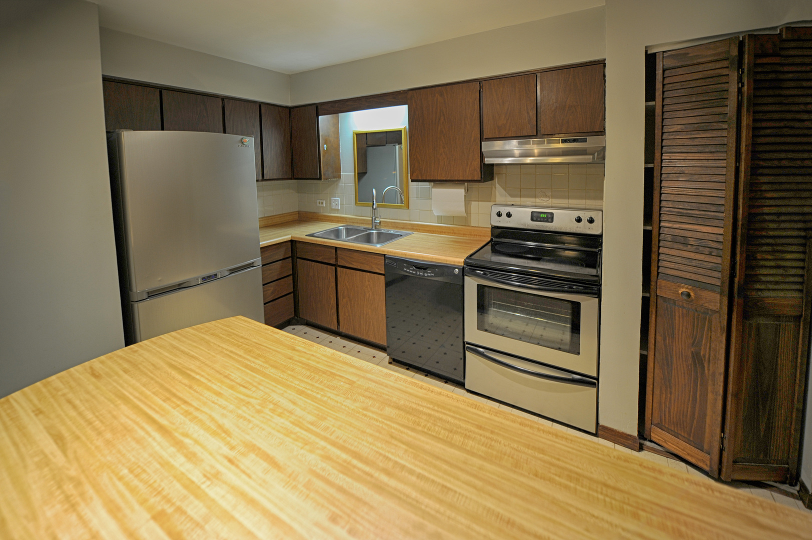 2343 Ogden Avenue #10, Downers Grove, IL 60515