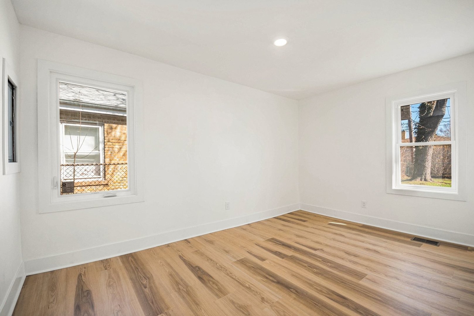 1943 Mayfair Avenue, Westchester, IL 60154