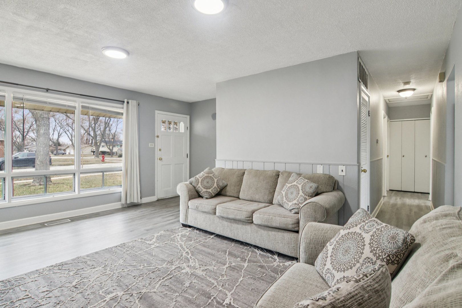 1625 Dennison Road, Hoffman Estates, IL 60169