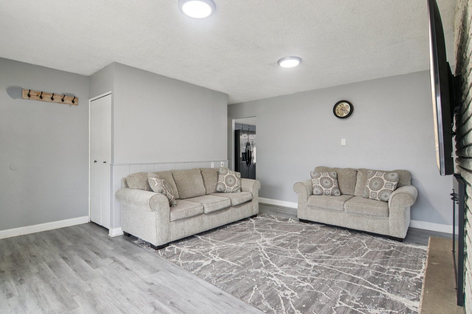 1625 Dennison Road, Hoffman Estates, IL 60169