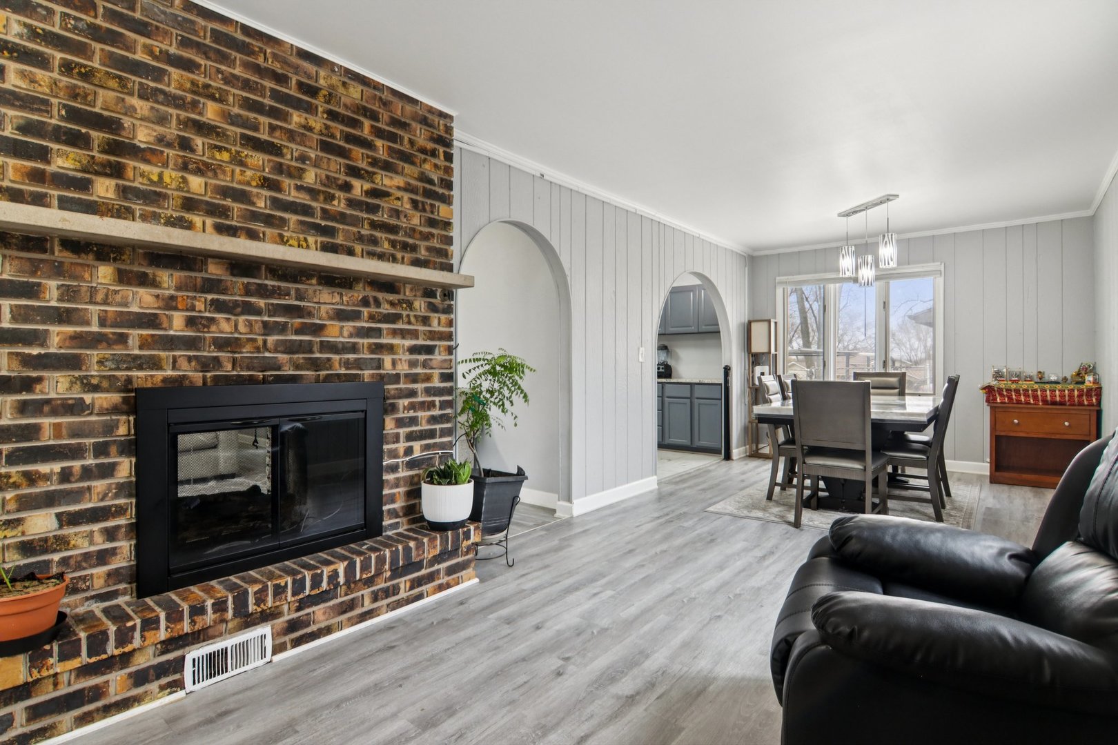 1625 Dennison Road, Hoffman Estates, IL 60169