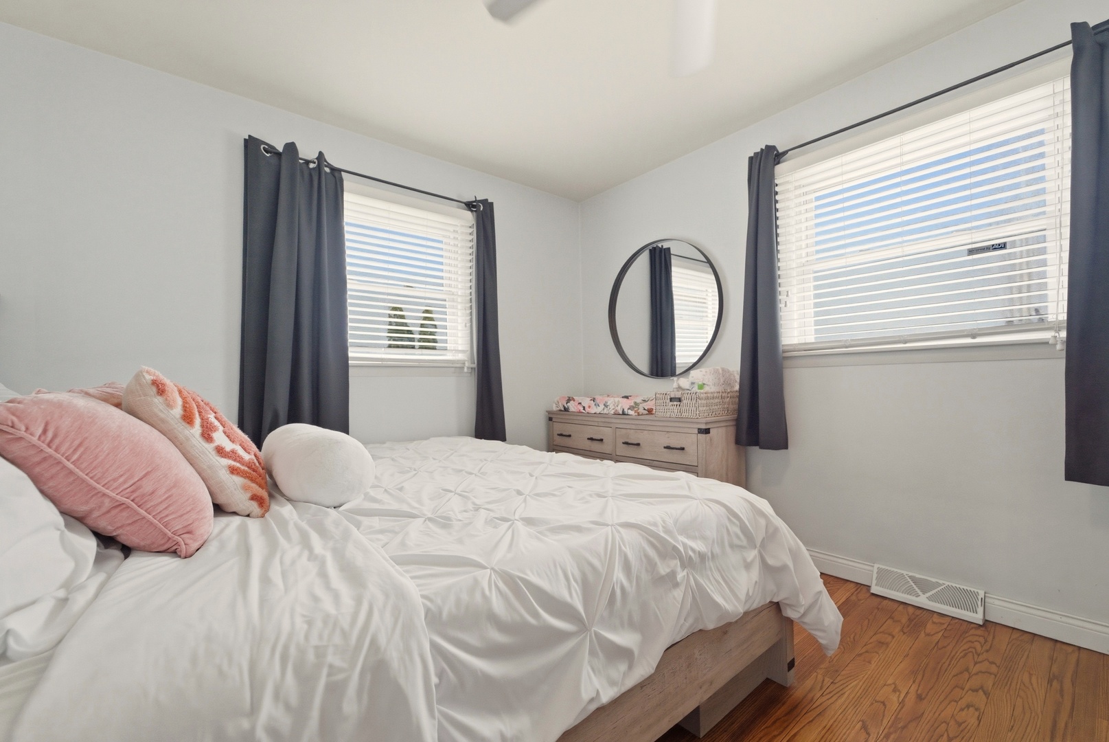 13210 S Carondolet Avenue, Chicago, IL 60633