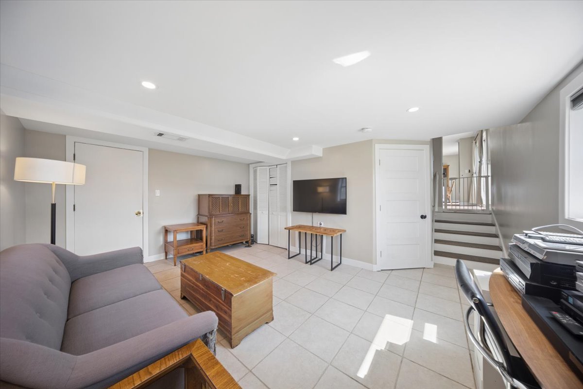 703 Westmere Road, Des Plaines, IL 60016