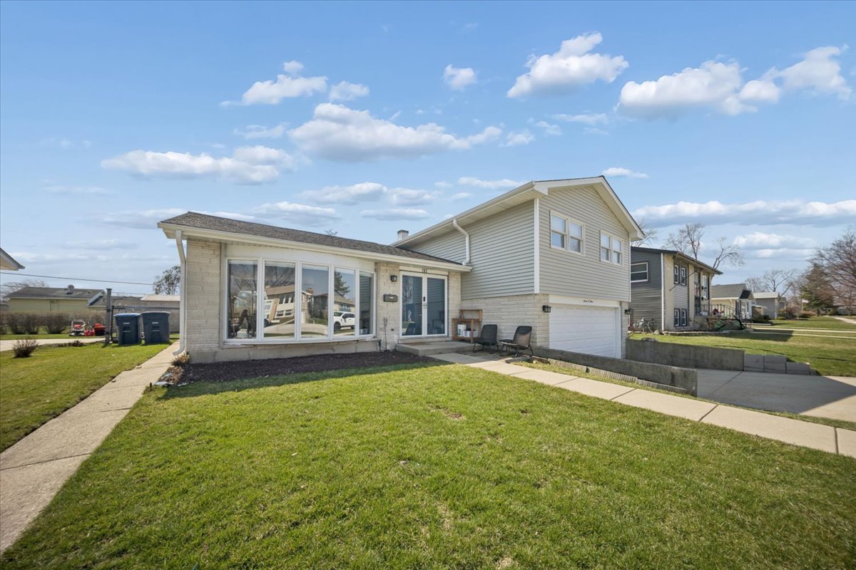 703 Westmere Road, Des Plaines, IL 60016