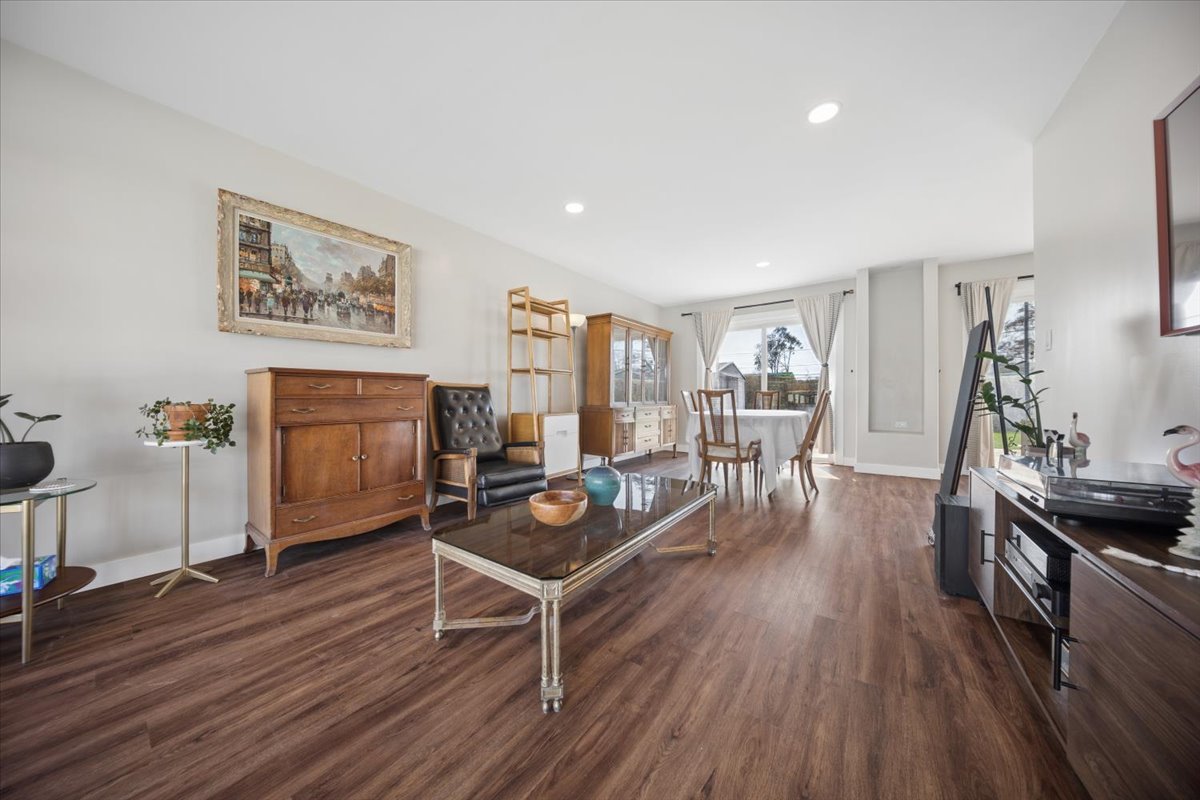 703 Westmere Road, Des Plaines, IL 60016