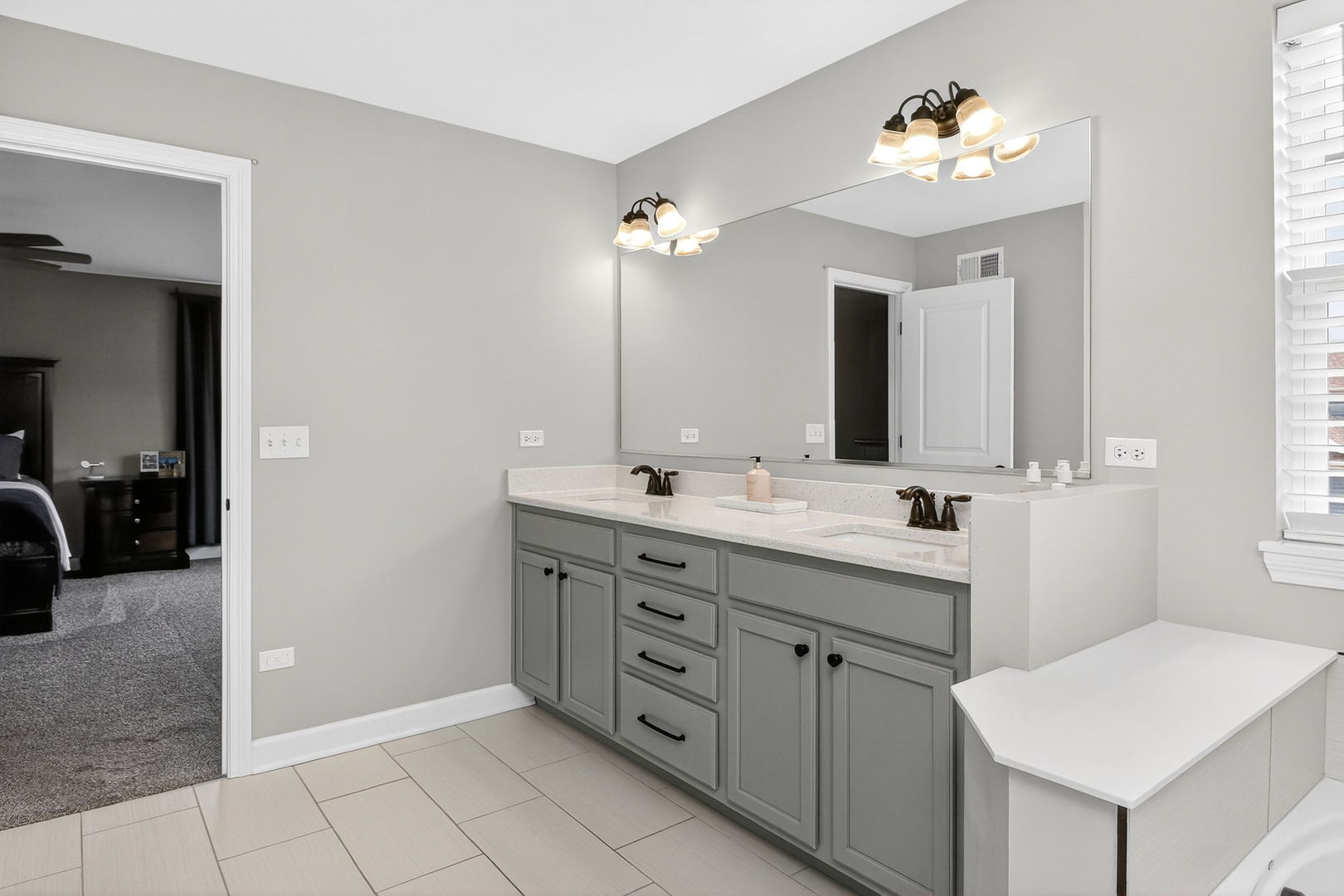 13751 Buchanan Drive, Lemont, IL 60439