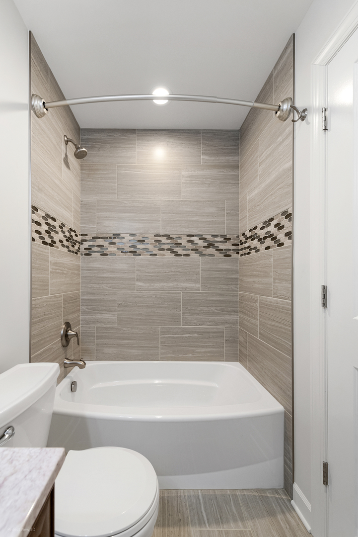 92 Foxboro Lane, Gurnee, IL 60031