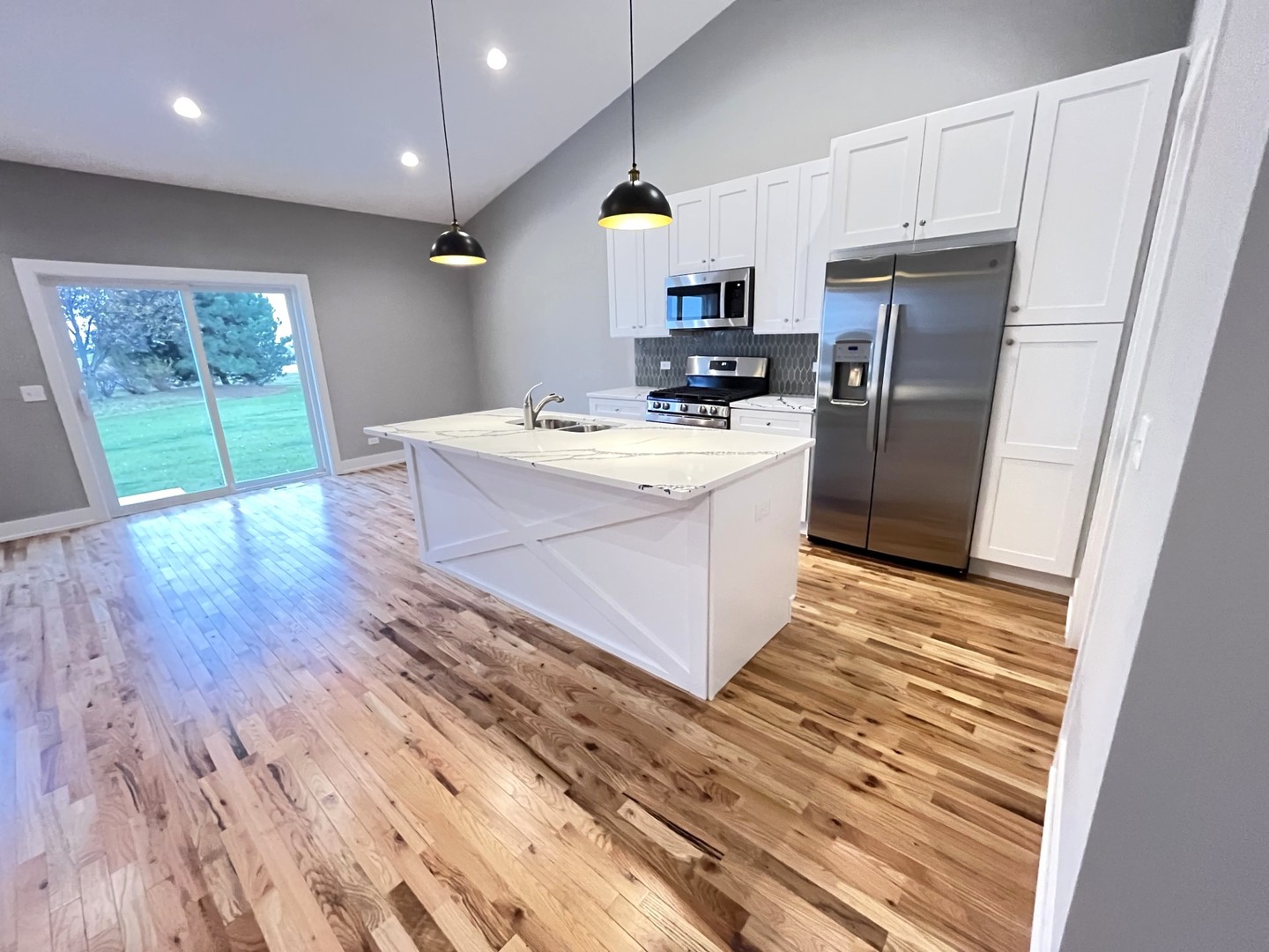 517 COBBLESTONE Circle, Harvard, IL 60033