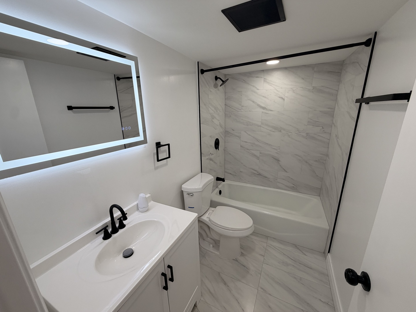 9605 Austin Avenue #1E, Oak Lawn, IL 60453