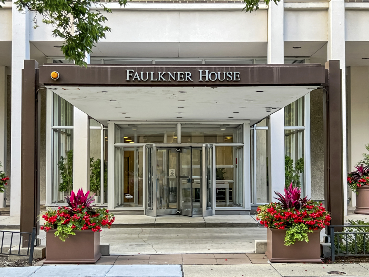 70 W Burton Place #301F, Chicago, IL 60610