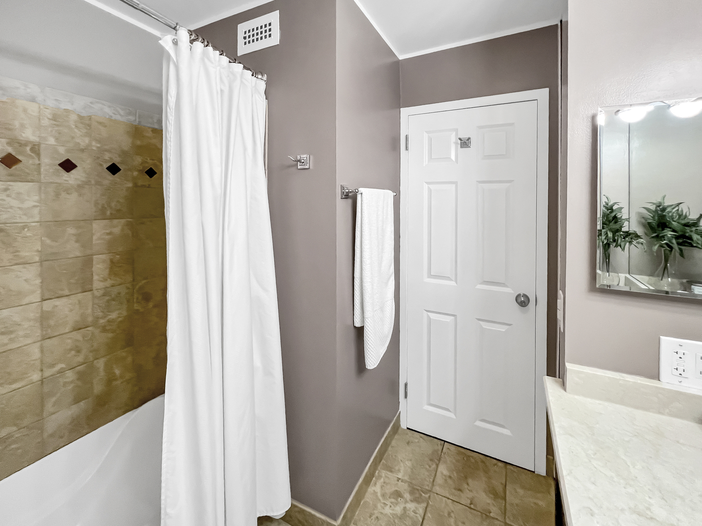 70 W Burton Place #301F, Chicago, IL 60610