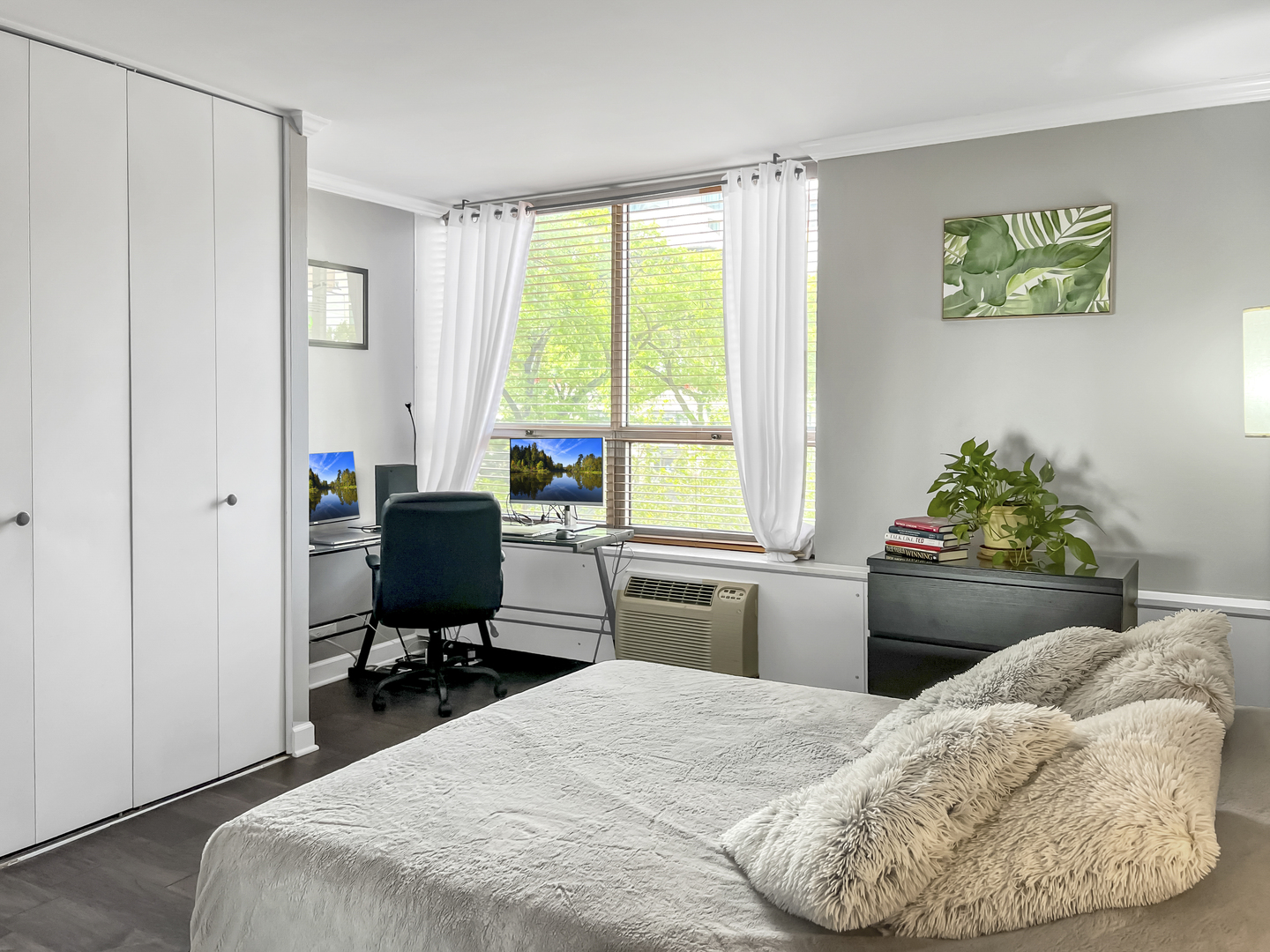 70 W Burton Place #301F, Chicago, IL 60610