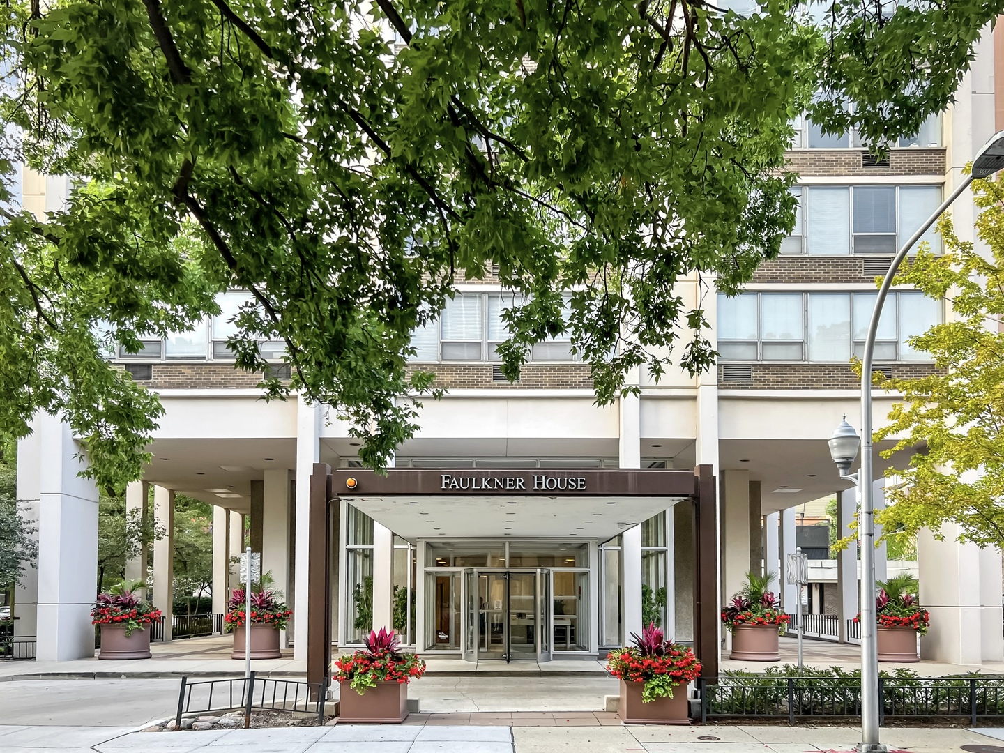 70 W Burton Place #301F, Chicago, IL 60610