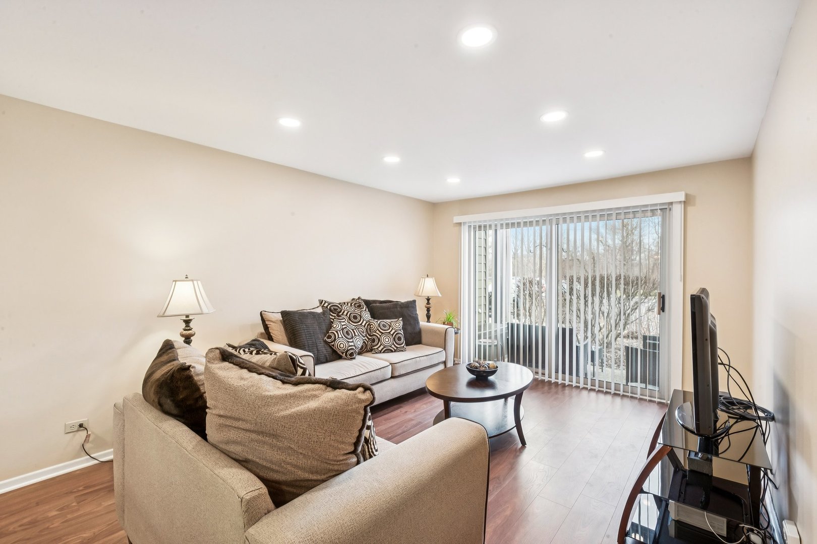 1565 Raymond Drive #101, Naperville, IL 60563