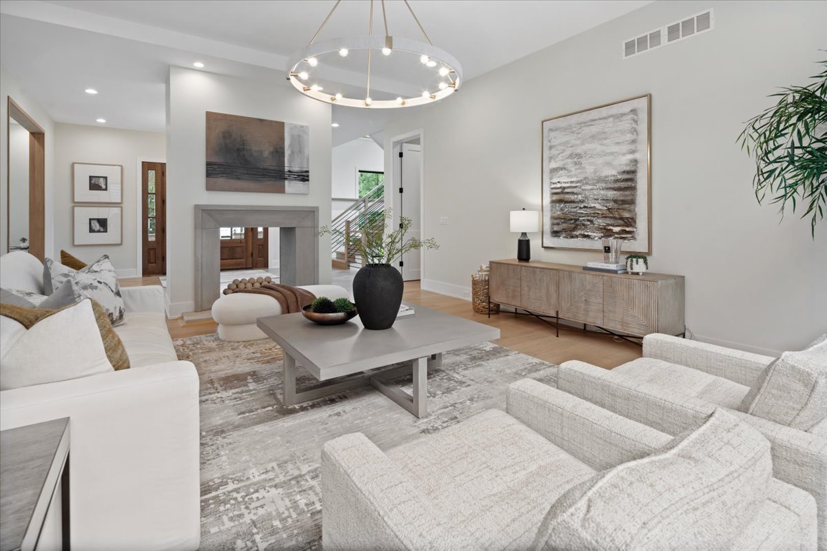 104 S Monroe Street, Hinsdale, IL 60521