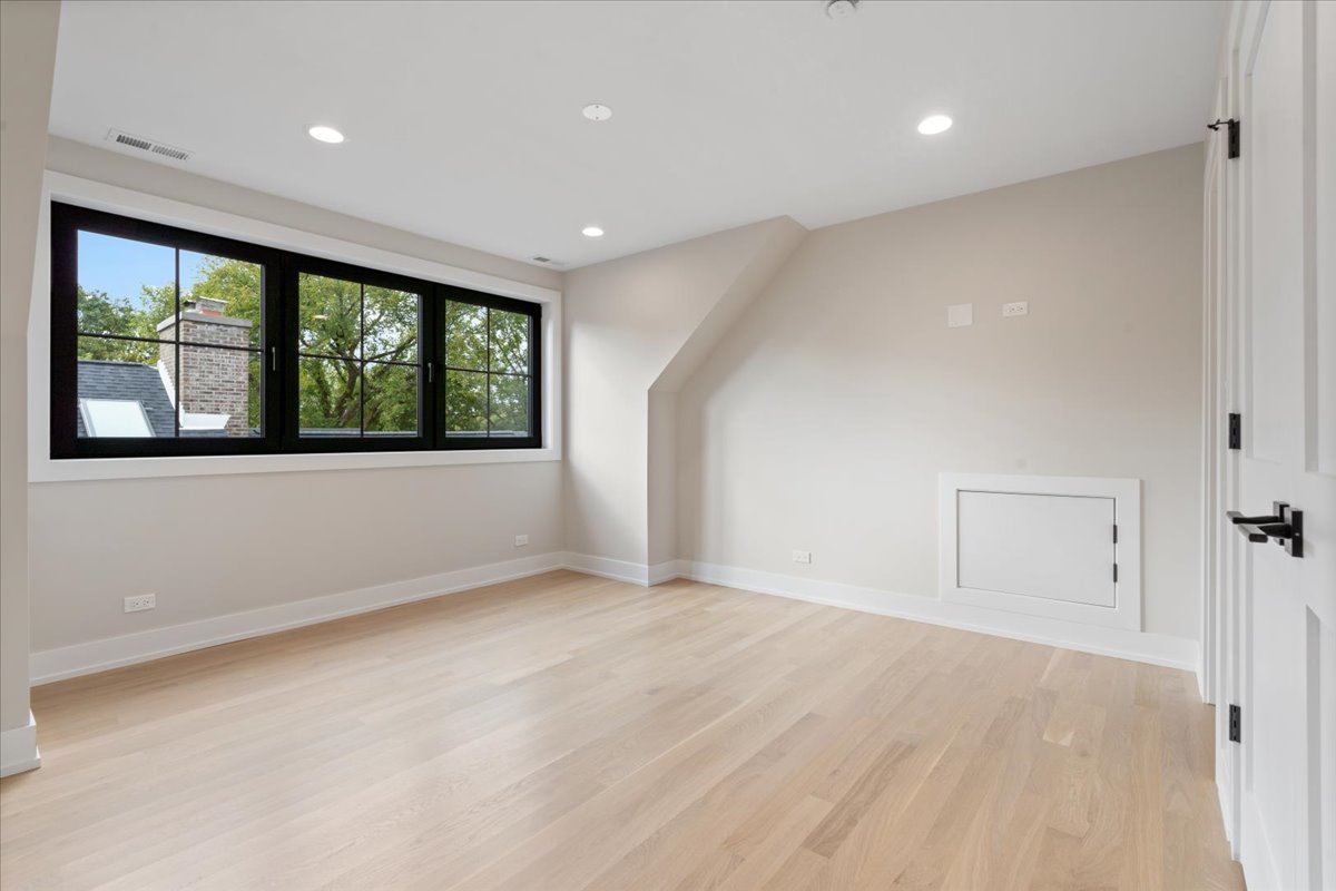 104 S Monroe Street, Hinsdale, IL 60521