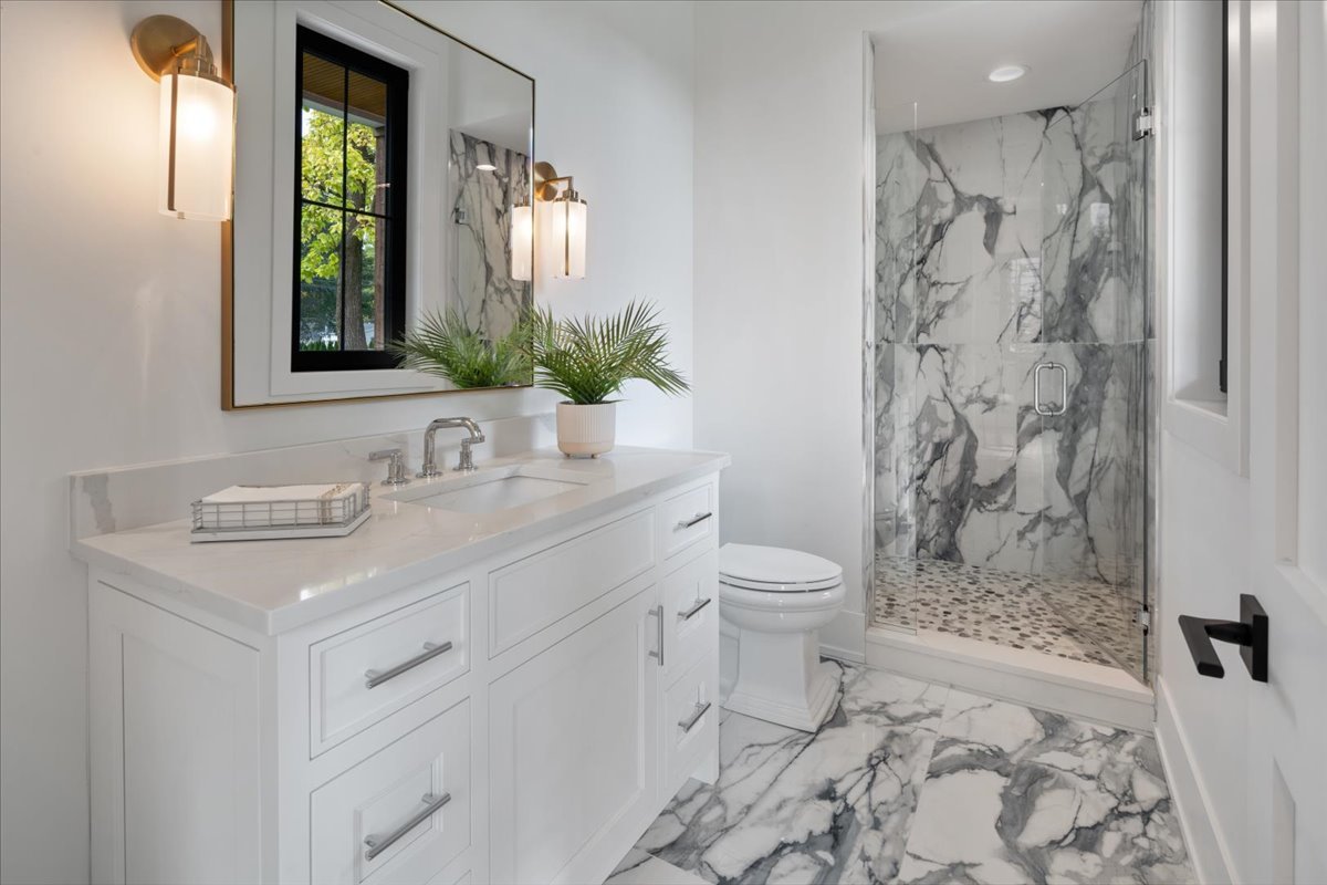 104 S Monroe Street, Hinsdale, IL 60521