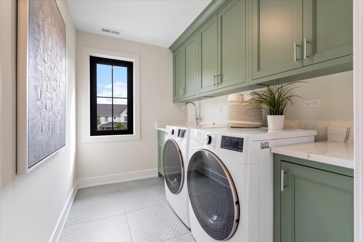 104 S Monroe Street, Hinsdale, IL 60521